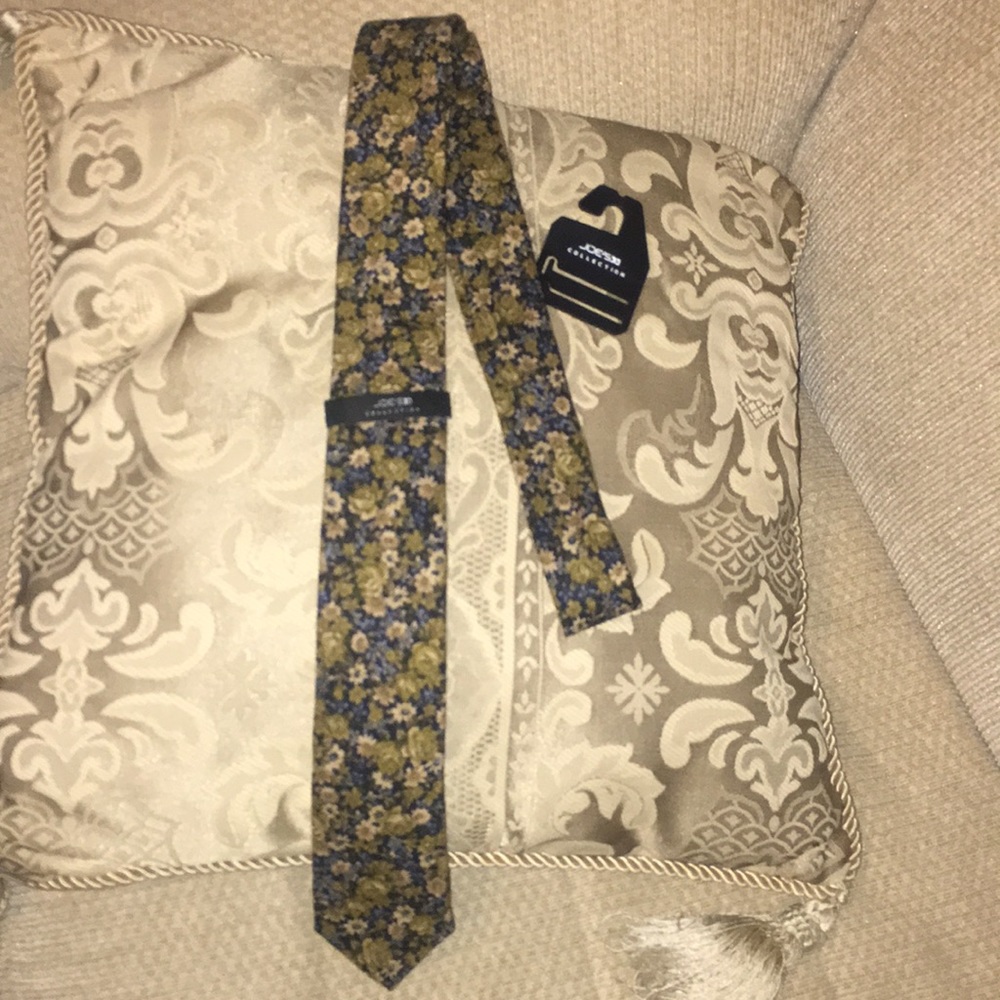 🫒 NWT Joe’s Collection Floral Green/Blue Tie